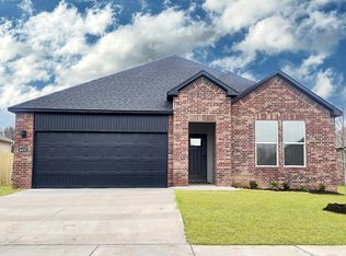 308 Lainey Dr, Maumelle, AR 72113