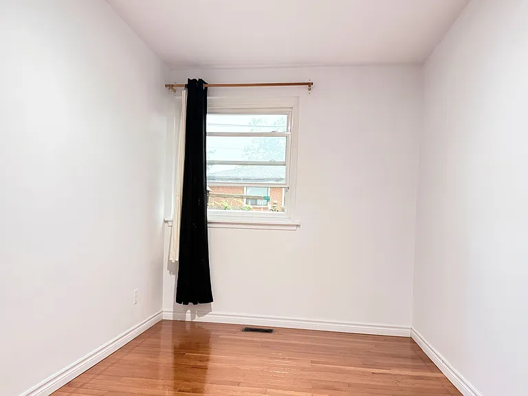 58 Newlands Ave — Photo 5