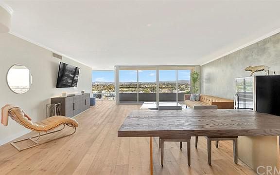 4th image of 4316 Marina City Dr