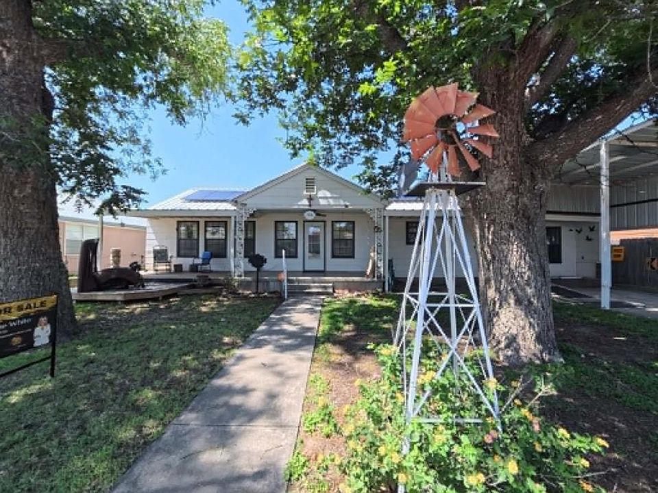 1st image of 100 W 10th St