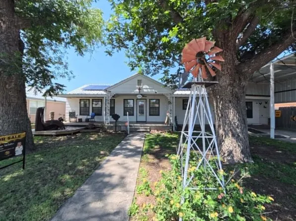 100 W 10th St, Iraan, TX 79744