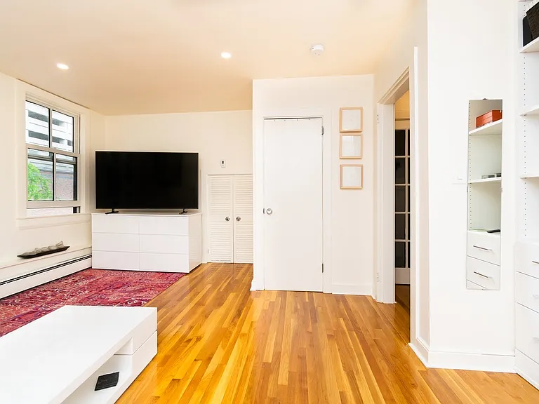 10-12 Winchester St #3 — Photo 4