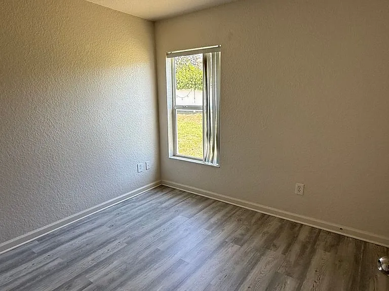 4095 SW 51st Ct — Photo 8