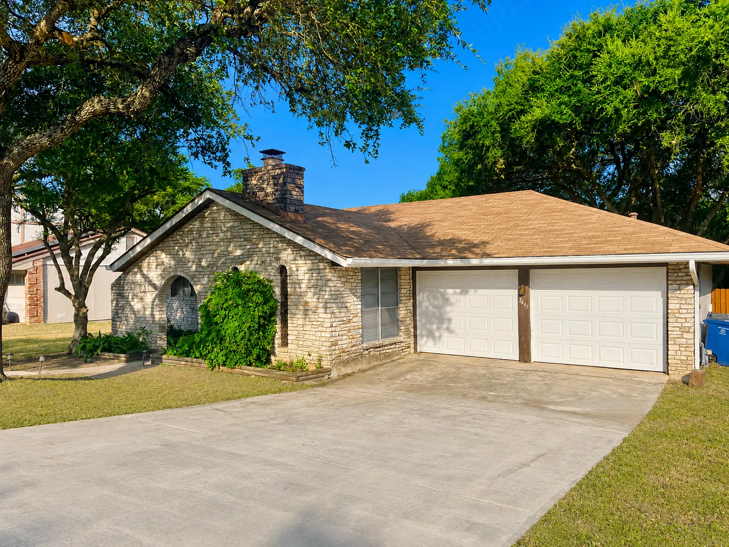 3435 Sugarhill, San Antonio, TX 78230 | Home for Rent — Photo 2