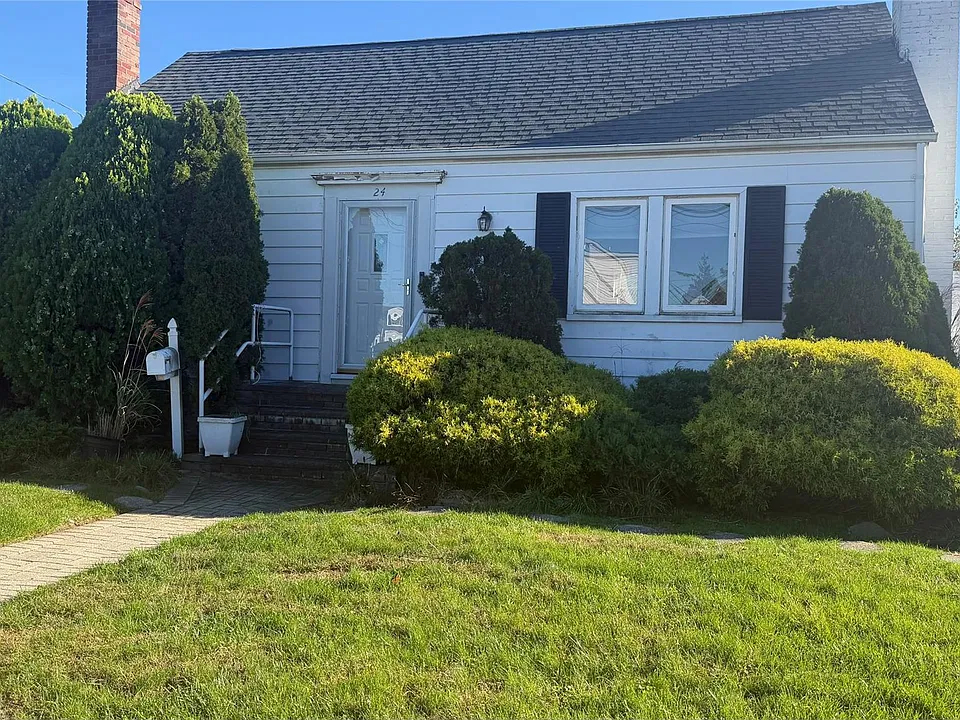 24 Plitt Ave