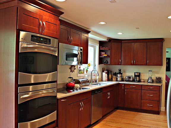 2nd image of 12016 NE 66th St