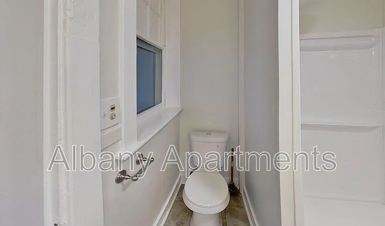 568 Park Ave #1 — Photo 7