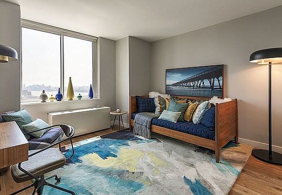 4th image of 560 W 43rd St APT 39D