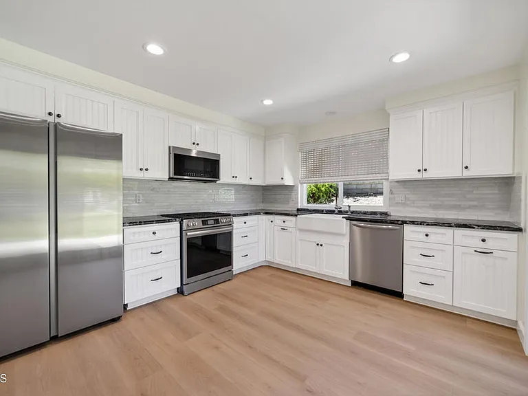 1502 Briarglen Ave — Photo 16
