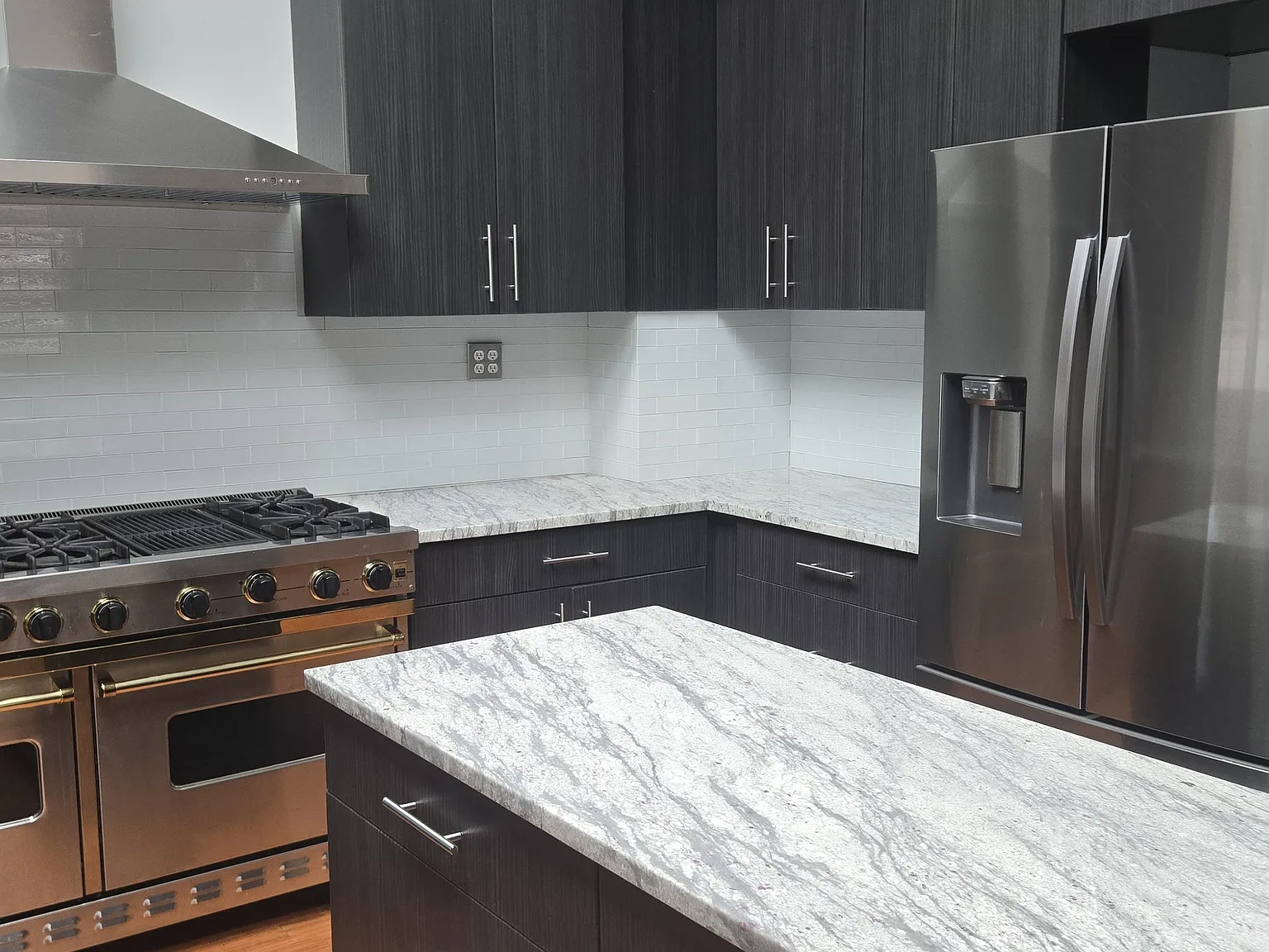 5 bed, 3.5 bath, 3500 sqft, $9,500 — Photo 3