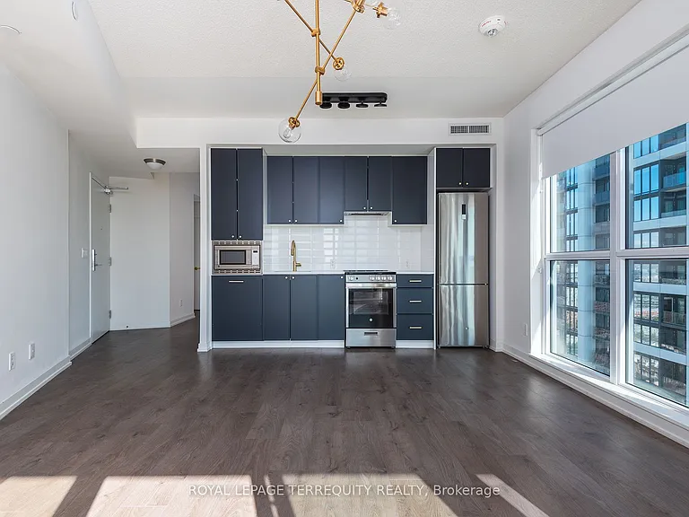 49 E Liberty St #1802 — Photo 16