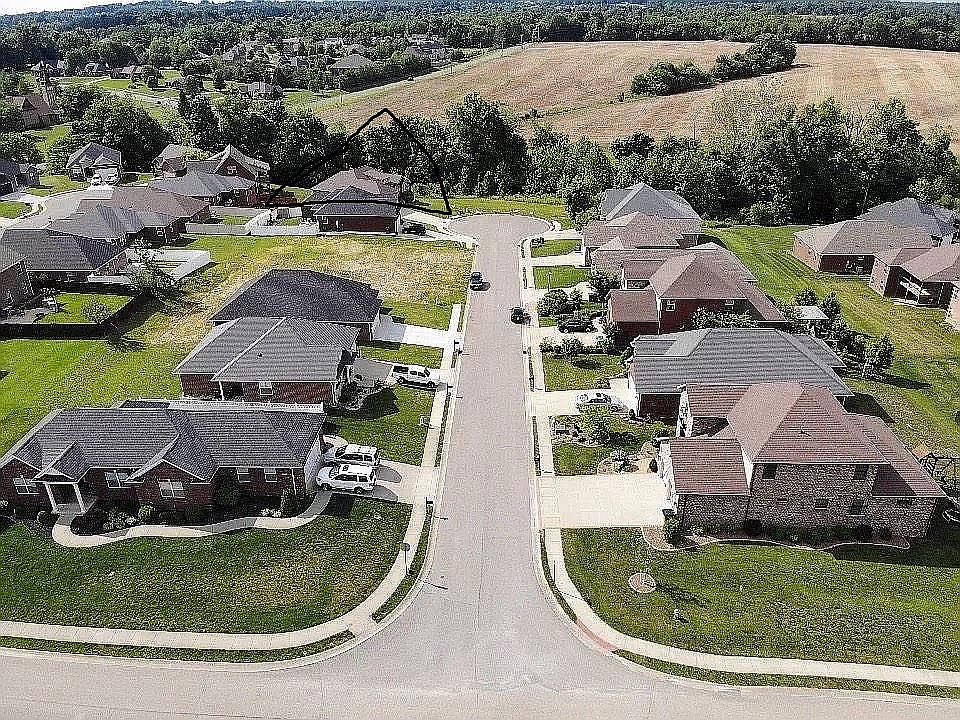 2nd image of 912 Faulkirk Cir