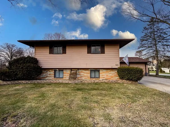 122 Washington Ave, Chesterton, IN 46304