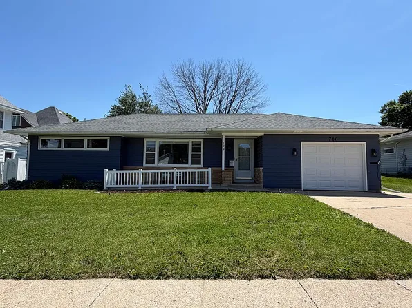 706 I Ave, Grundy Center, IA 50638