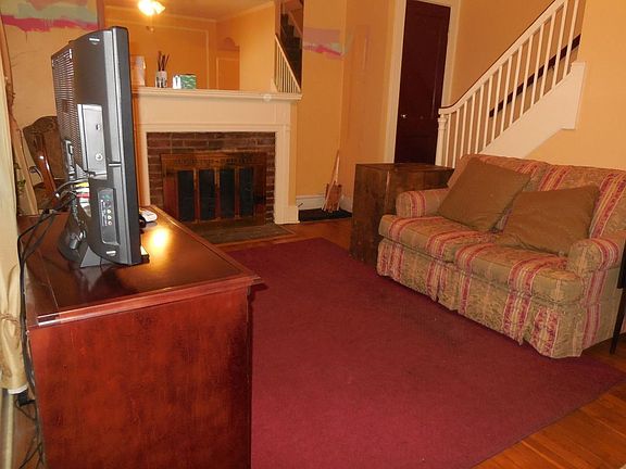 4th image of 5319 32nd Ave
