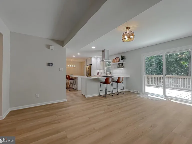 22373 Enoch Rd — Photo 24