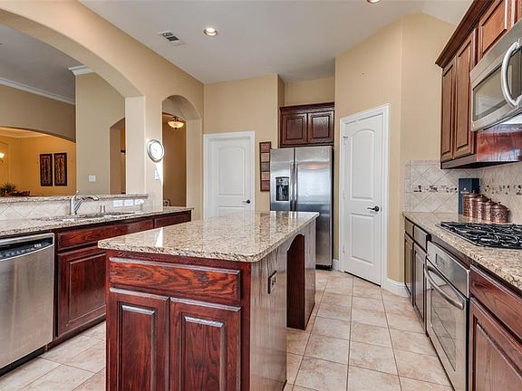 2nd image of 1734 Boxwood Ln