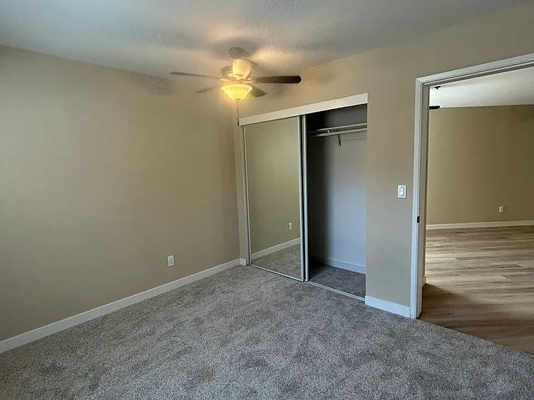 121 NW 21st St #8 — Photo 6