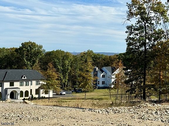 5th image of 7 Bristol Ridge Rd