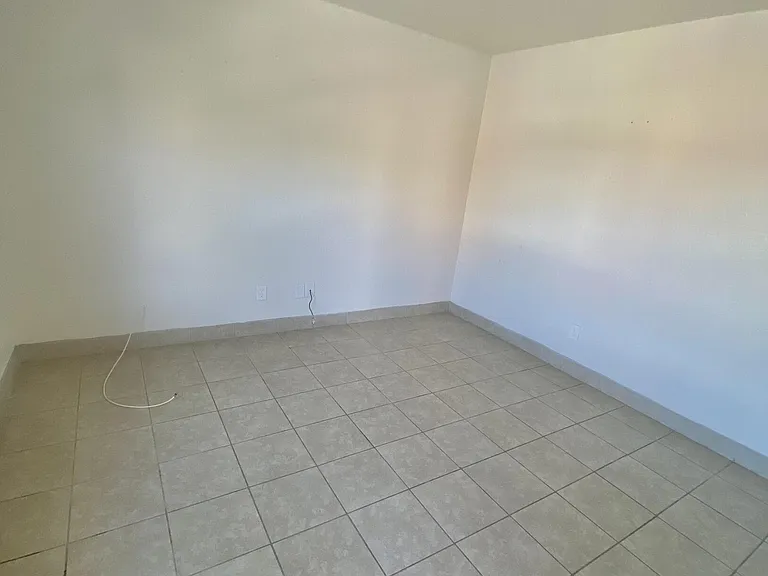 3328 Lincoln Ave #B — Photo 3