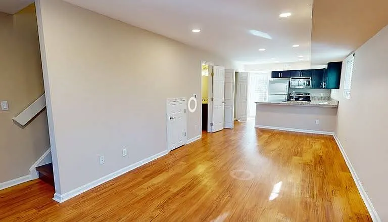 3600 Table Mesa Dr — Photo 2