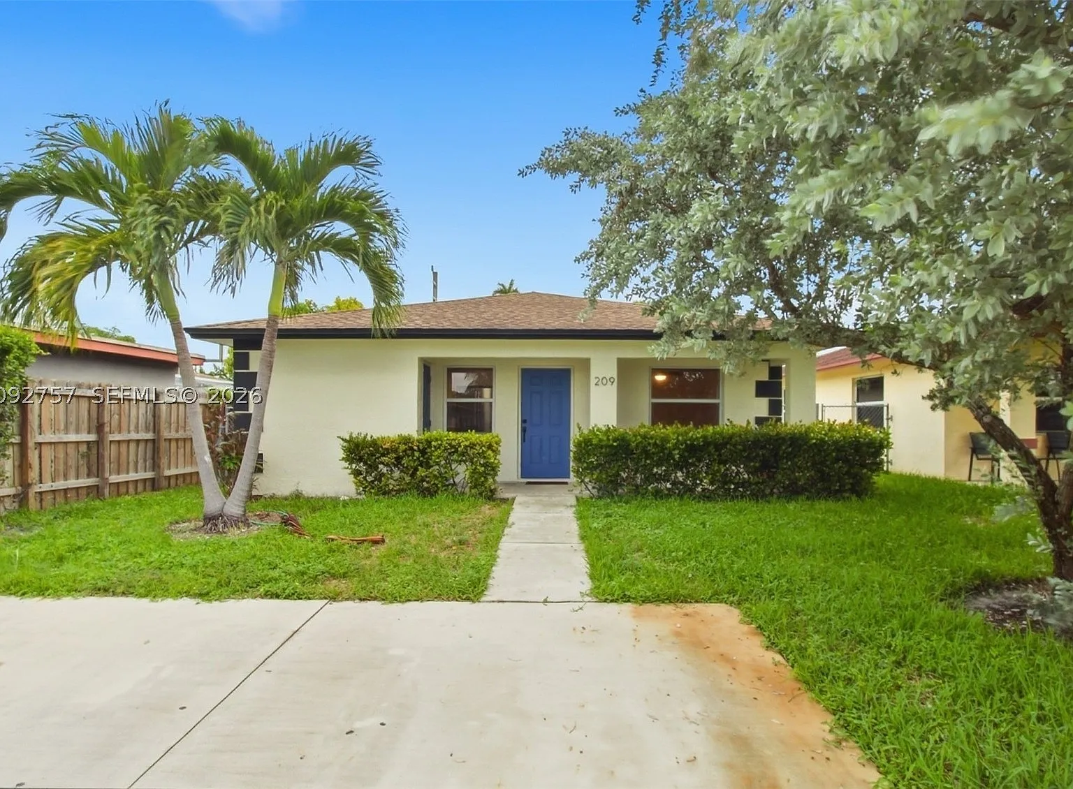 4 bed, 2.0 bath, 1605 sqft, $3,700 — Photo 3
