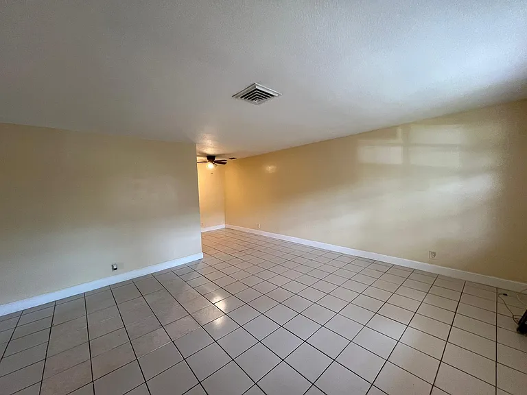 5411 NW 22nd St #5411 — Photo 10