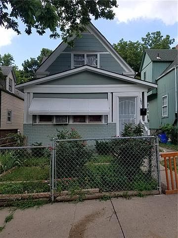 1st image of 3832 Roberts St