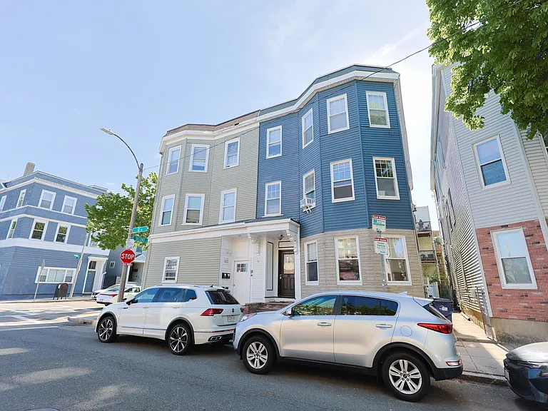 19 O St #1 — Photo 18