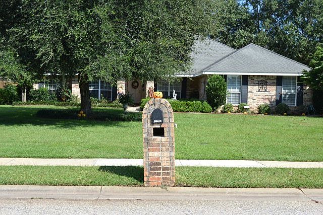 1st image of 12640 Briarwood Dr