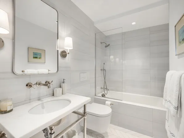 150 East 69th Street image 12 of 13