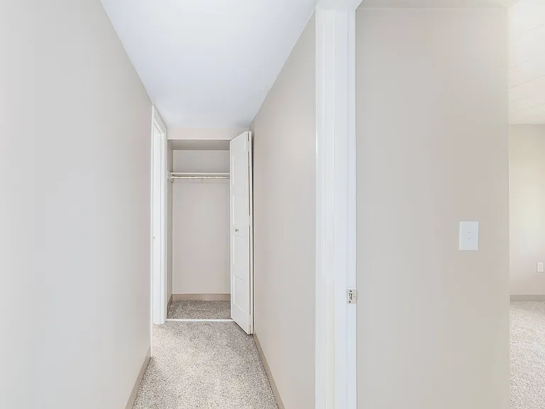 Mount Vernon Apartments — Photo 12