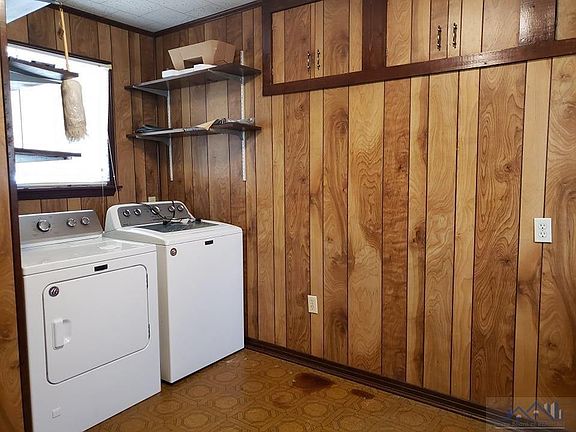 4th image of 123B Carolyn Ave