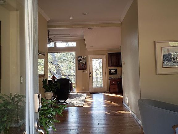 4th image of 265 Country Club Dr