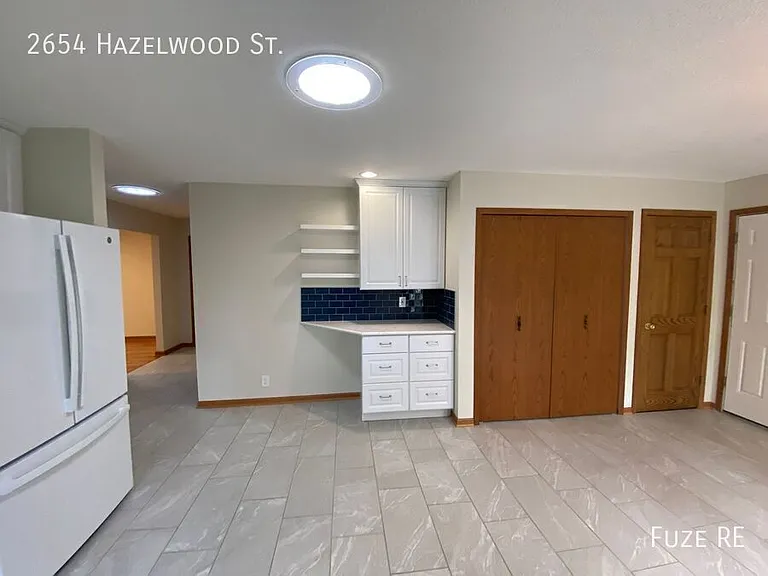 2654 Hazelwood St N — Photo 10