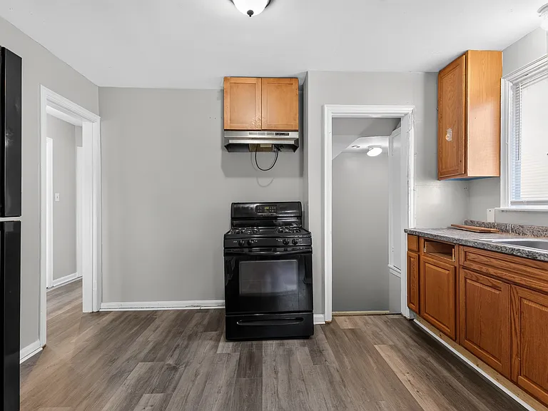 6370 Brace St — Photo 3