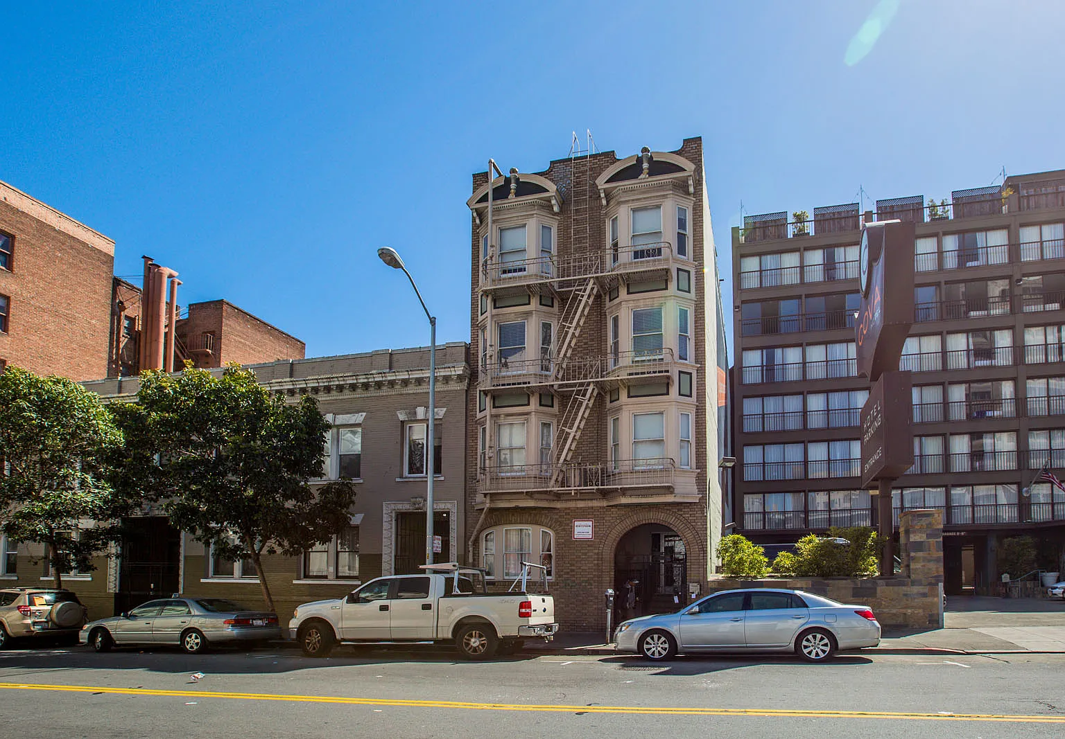 635 Ellis — Photo 4