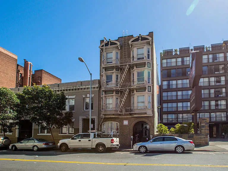635 Ellis — Photo 4