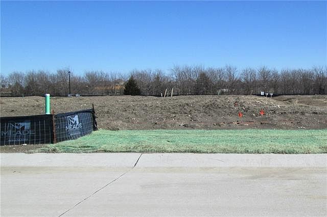 2nd image of 1311 Chapman Dr