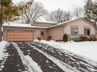 40570 Village Wood Rd, Novi, MI 48375