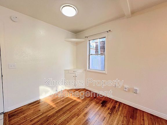 5th image of 5044 Muir Ave