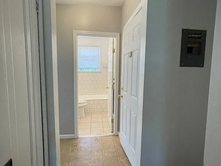 14800 E Vernor Hwy — Photo 28