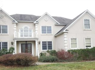 115 Denniston Dr, New Windsor, NY 12553