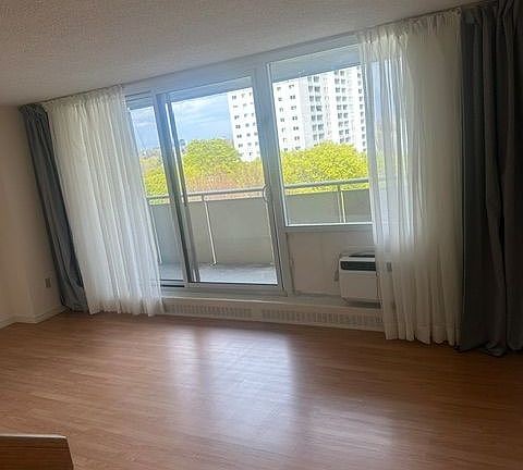 5th image of 1338 York Mills Rd #809