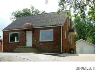 2818 Godfrey Rd, Godfrey, IL 62035