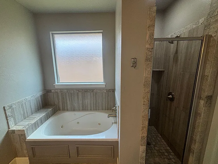 6608 Bentley Dr — Photo 10