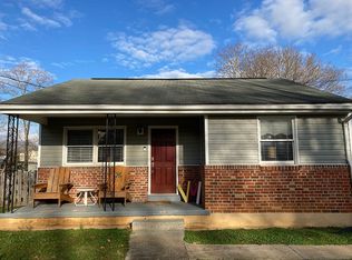 414 Carruthers St, Lexington, VA 24450