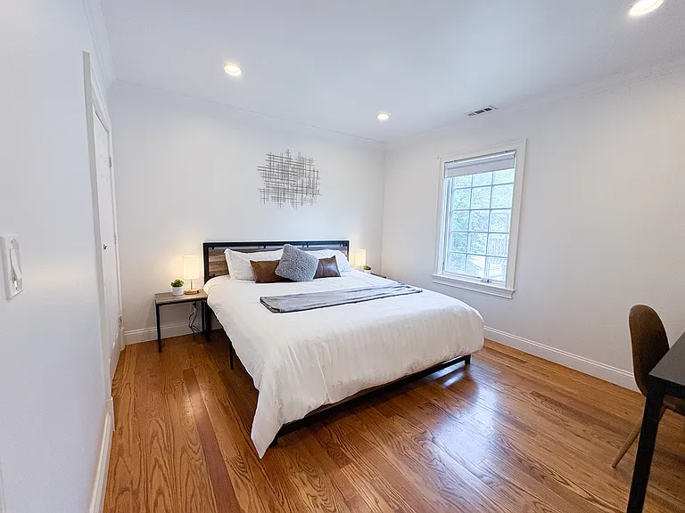 87 Stephen St #1C — Photo 72