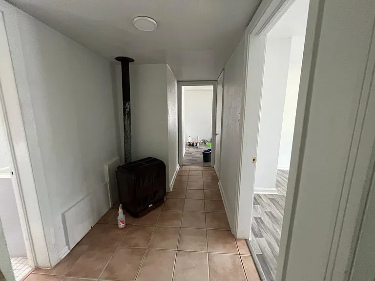 190 E Highland Dr — Photo 3