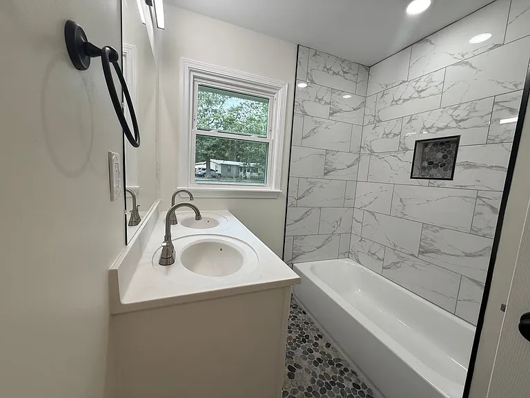 23 Lovell St NE — Photo 10